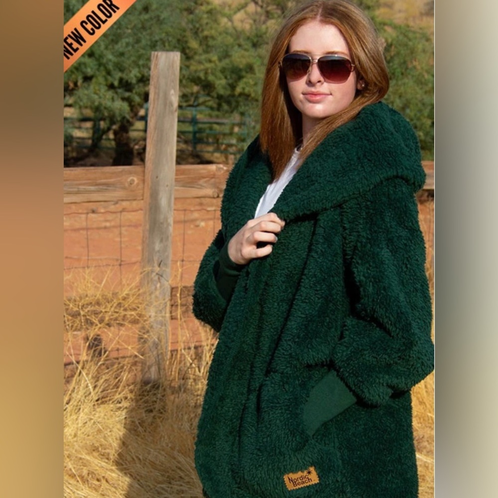 Emerald green Nordic Beach Wrap